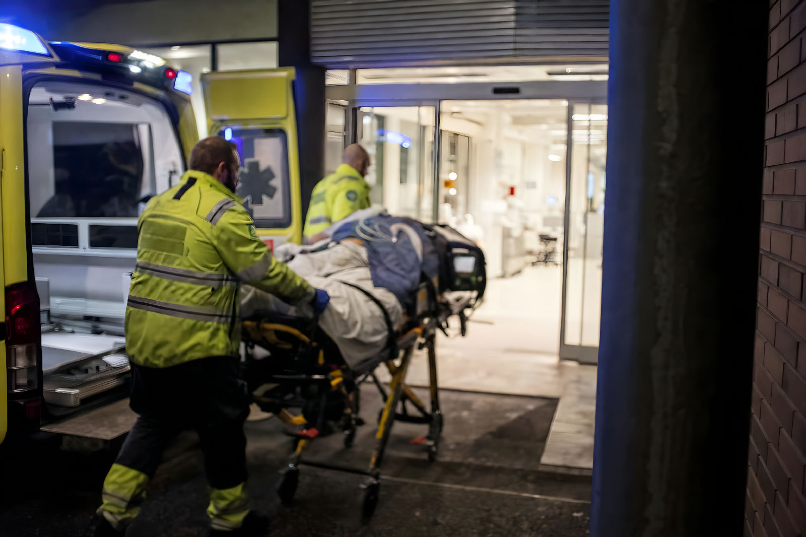 En 17-årig mand er stukket ned i Frederikshavn