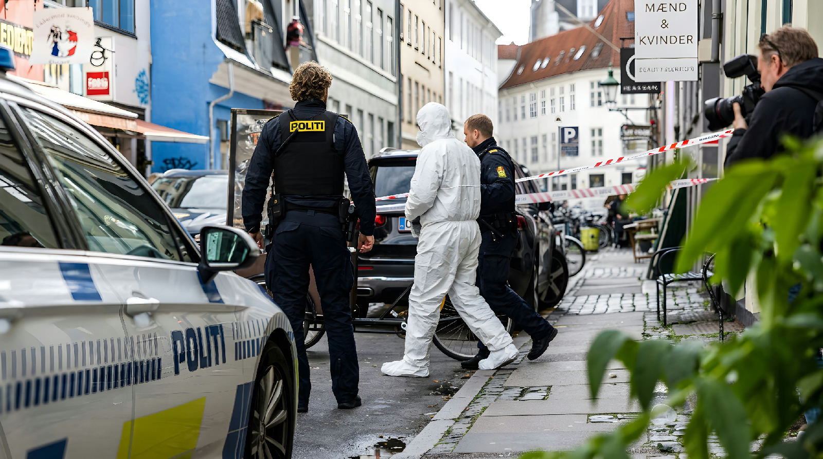 To mænd anholdt i DNA-dragter i København